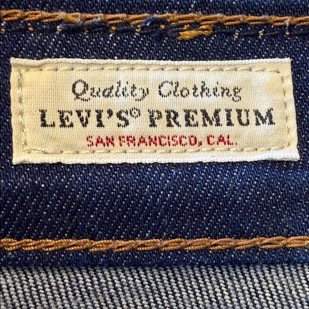 LEVI’S Ribcage Jean Shorts - Picture 11 of 16